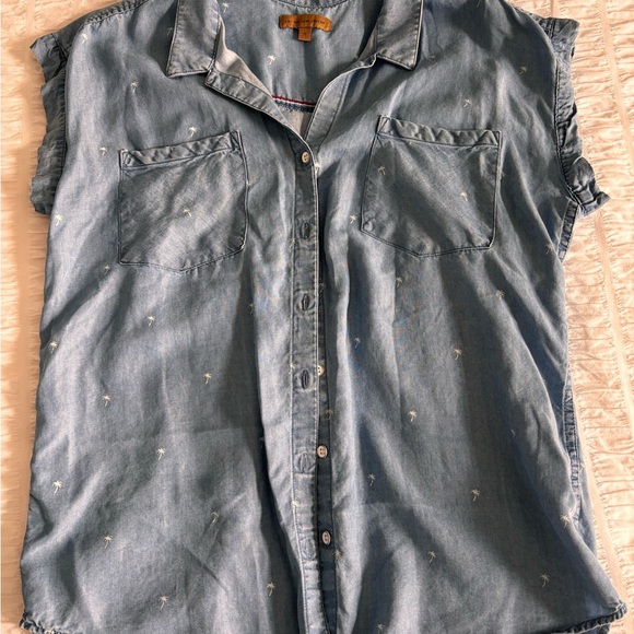 Blue Button-Up Shirt with Palm Tree Print - Picture 5 of 8